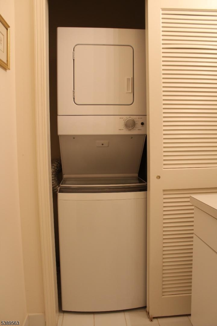 Bathroom Half Bath + Wash Dryer