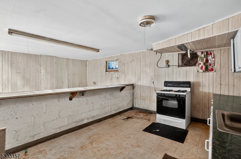 kitchen baseman