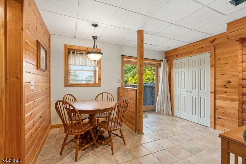 In-law suite eating area walk out to fire pit