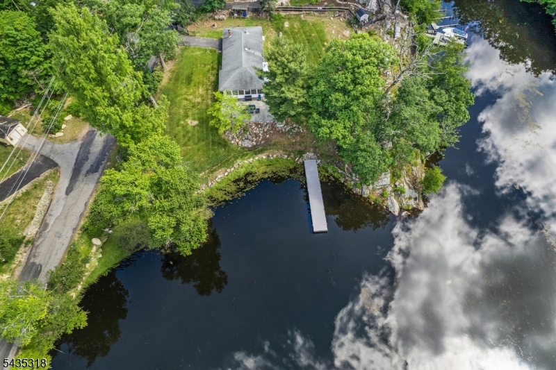 Unique Property - Lake + Land