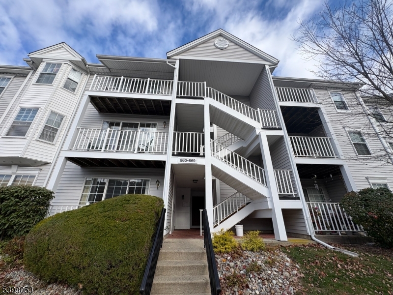 Exterior of 861 Juniper Way Front entrance to building