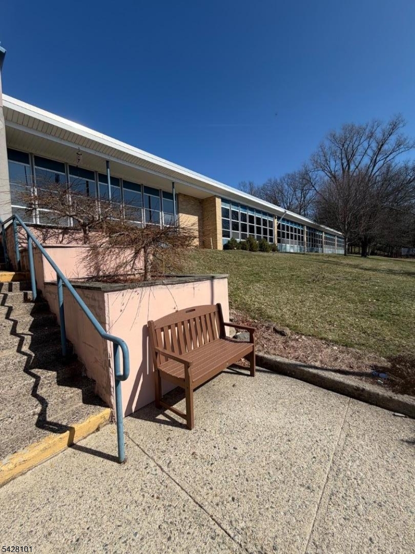 Commercial space for Lease