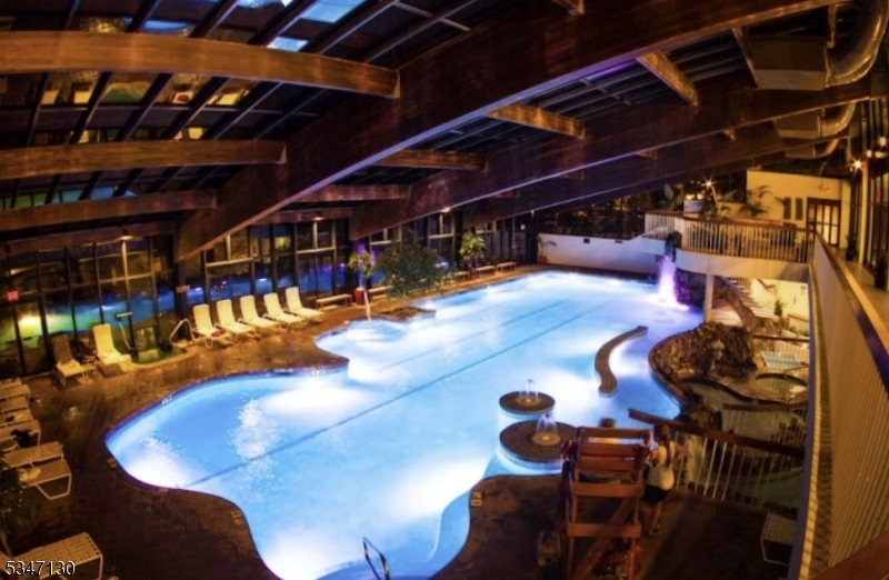 multiple pools and hot tubs
