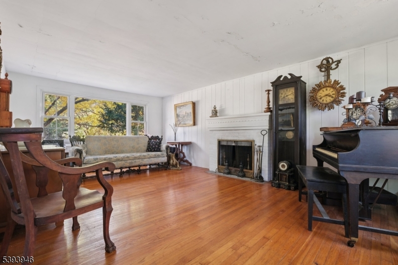 Living Room - WB Fireplace