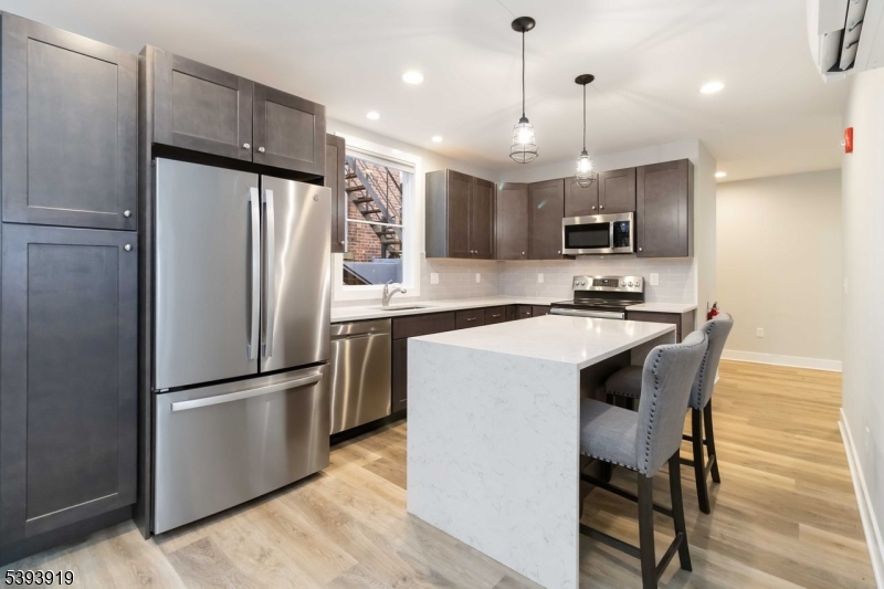 Kitchen/Stainless Appliances