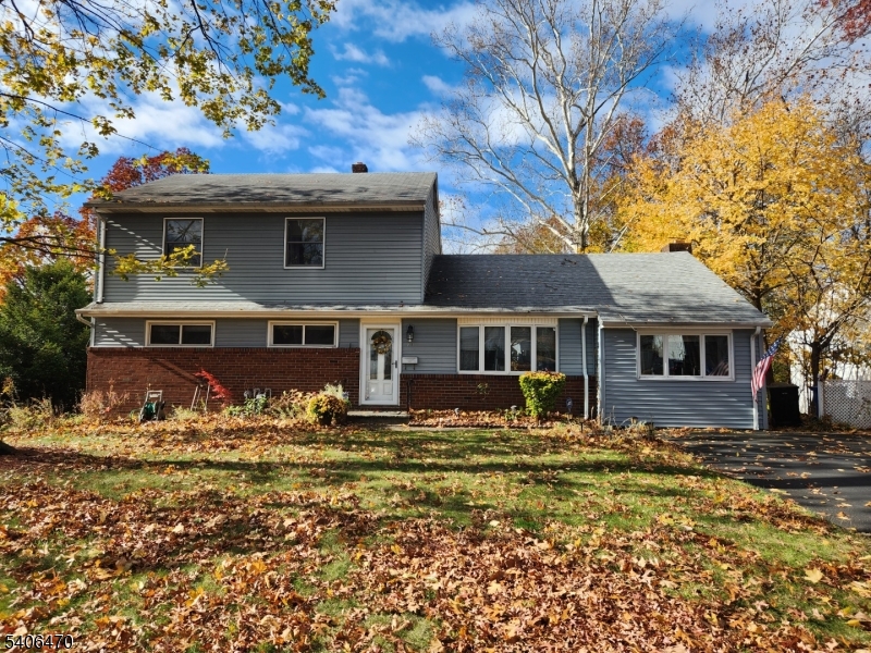 4 BR 3 Bth Exp Ranch/Col