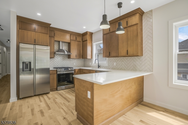 KITCHEN 1ST UNIT