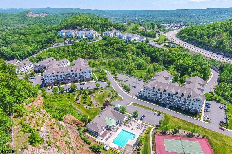 Enjoy the Grande Life! 2 clubhouses with pools, party rooms, gyms, billiard rooms, poker rooms, tennis courts and basket ball too!
