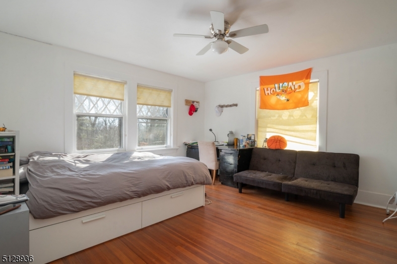 2nd fl bed From previous listing.