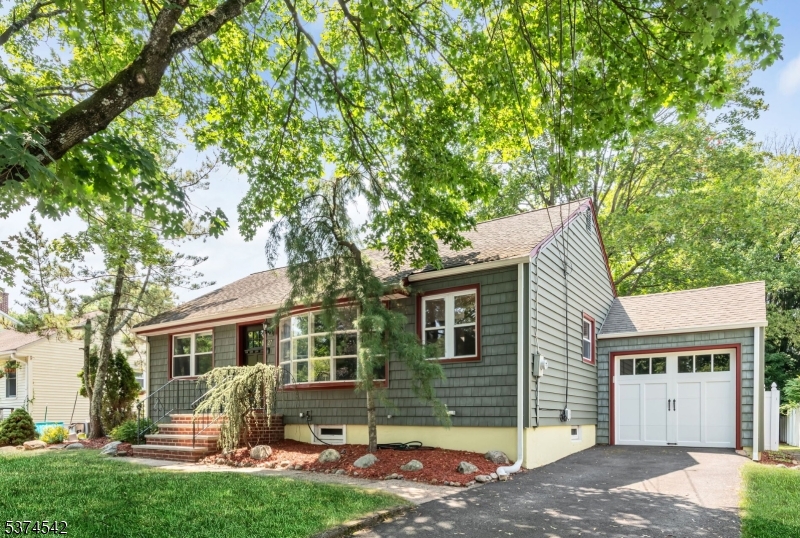 Adorable Turnkey Ranch