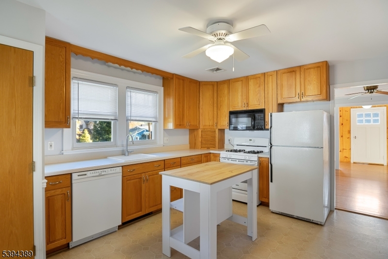 Dishwasher & Microwave