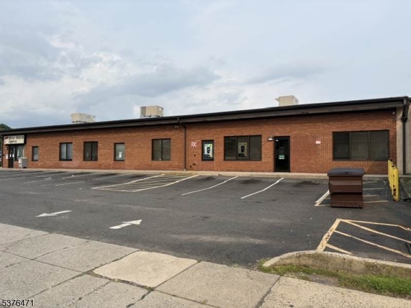 5945 SQ FT OF RETAIL SPACE