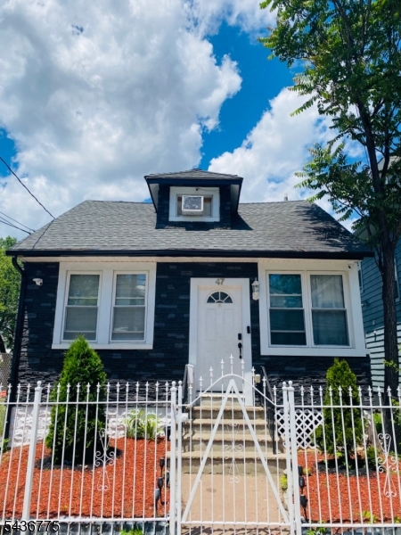 Come & see the amazing living space this home offers!