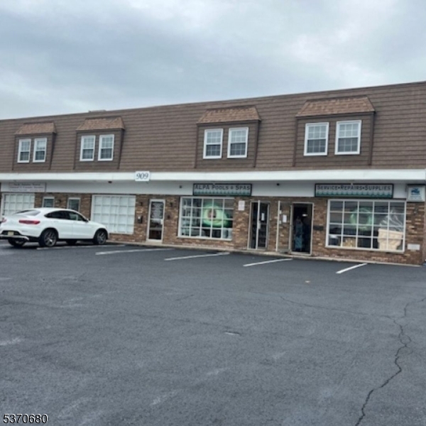 Great Location! Professional office space located in a highly visible and convenient location.