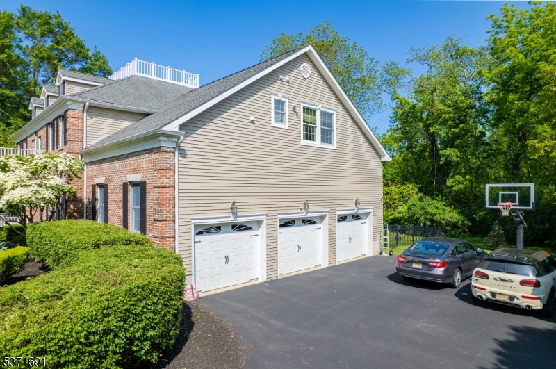 3 car Garage Dining room