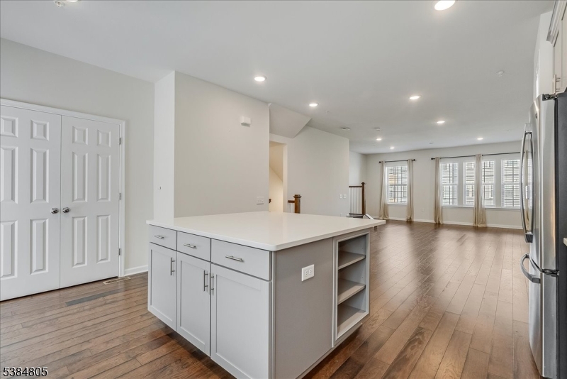 Ample storage in kitchen