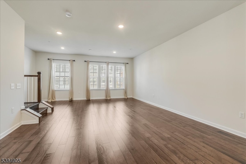 Living room/dining room