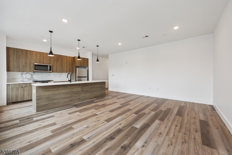 Living room/ kitchen