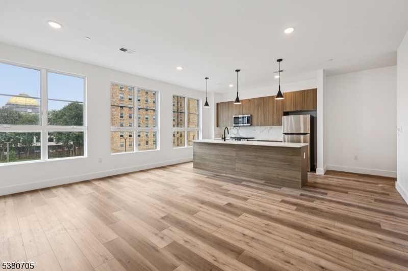 Living room / kitchen
