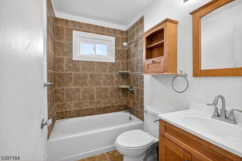 Full bath 1