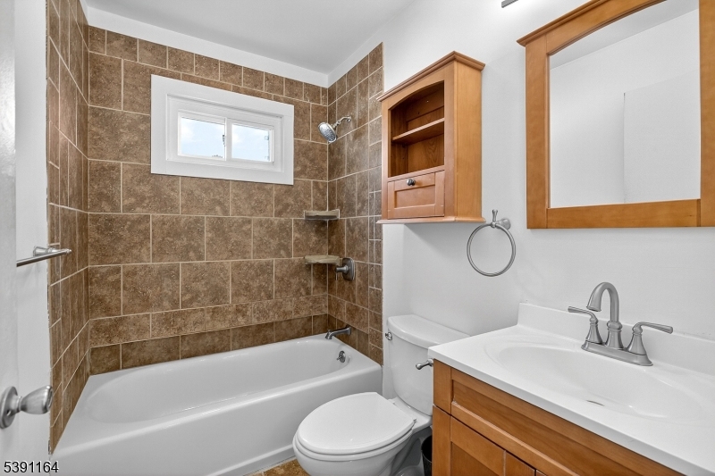 Full bath 1
