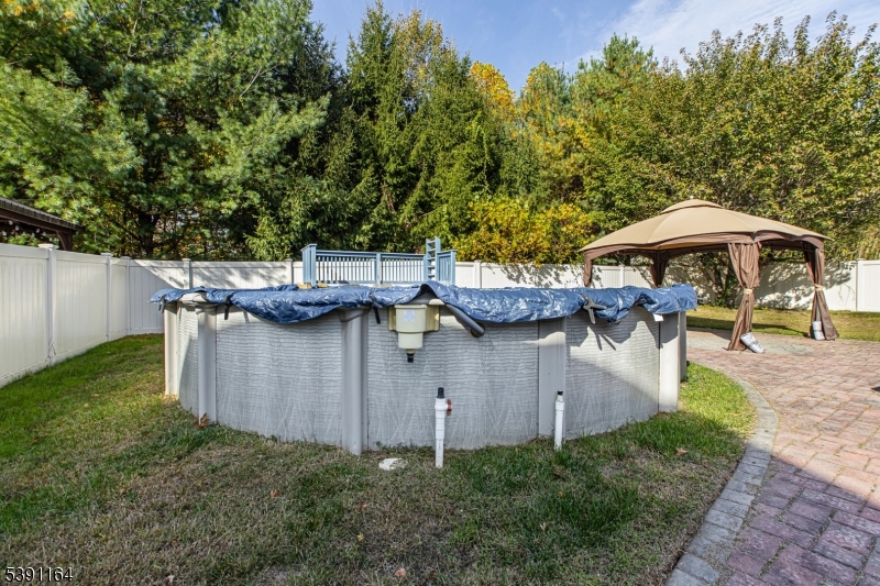 Above ground pool