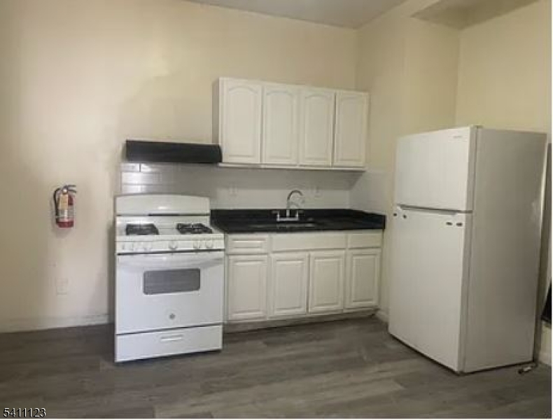 286 Broadway Ave