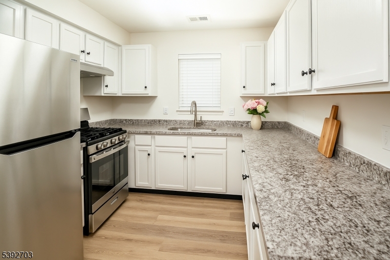 Kitchen Digitally staged
