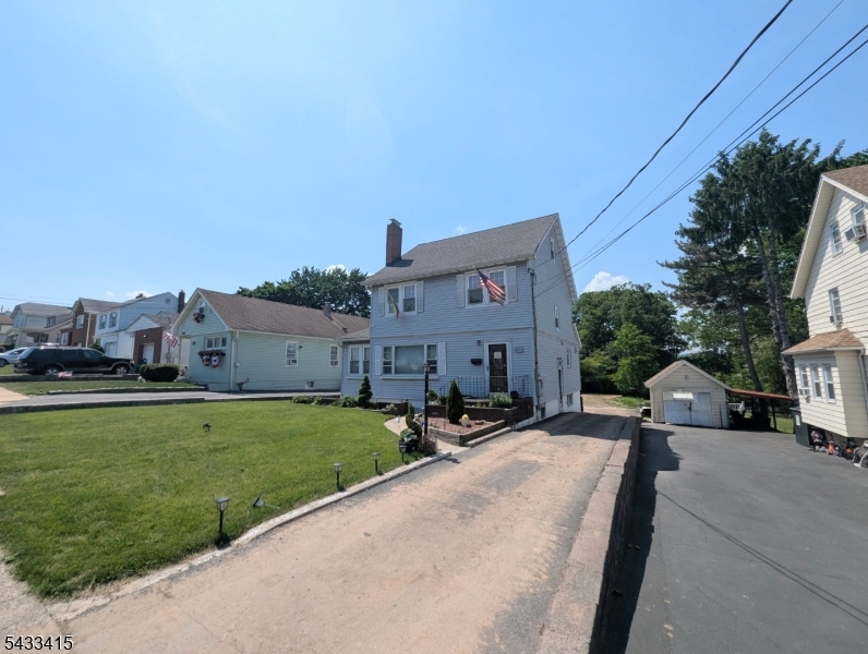 FRONT HOUSE