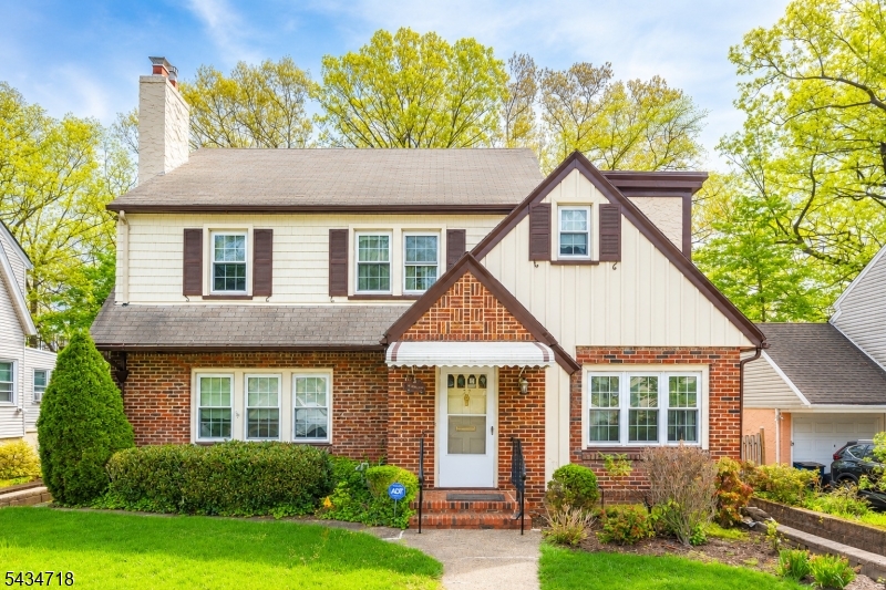 4 Bedroom Colonial