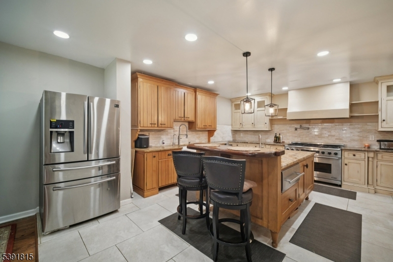 Open kitchen and island