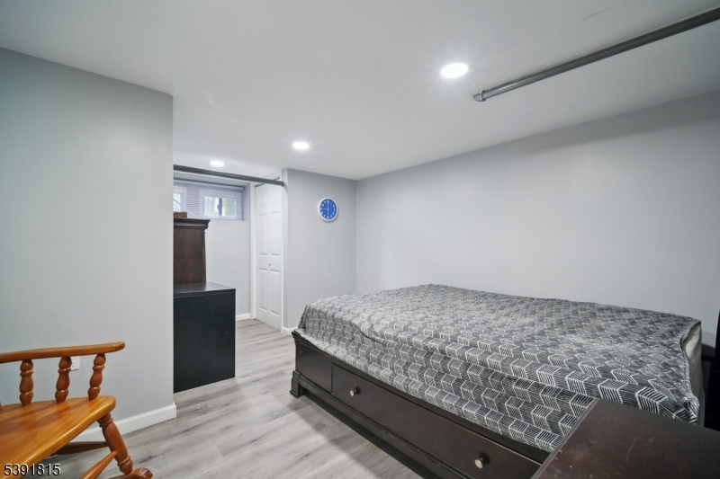 Lower level bonus/bedroom