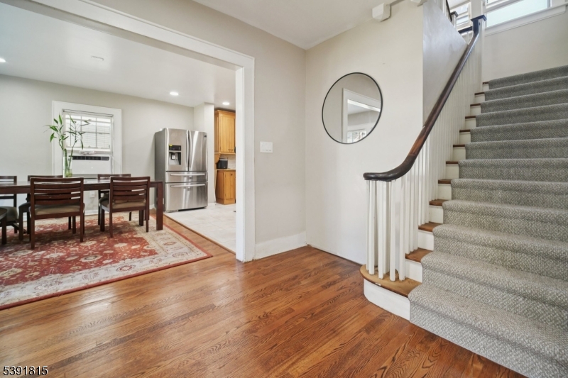 Foyer toward dining & kitchen