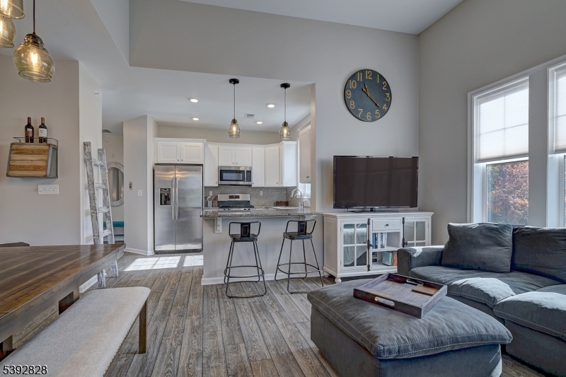 MODERN UPDATES THROUGHOUT