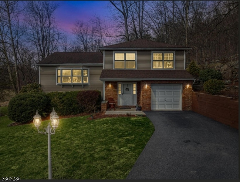 11 Rolling Hill Road in Vernon NJ