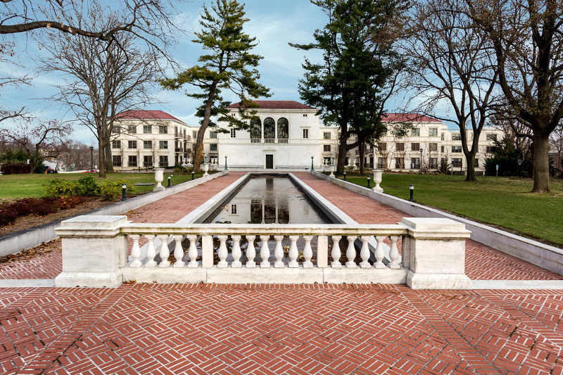 Vail Mansion front