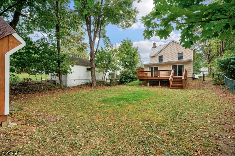 Lots of room for play! Fenced yard