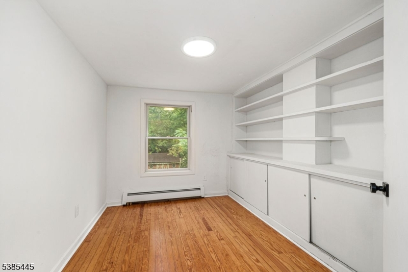 Seconary Bedroom Seconary Bedroom