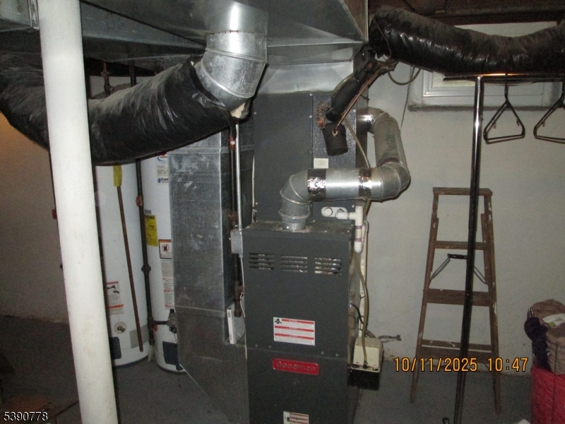 Basement Gas heat & Central Air