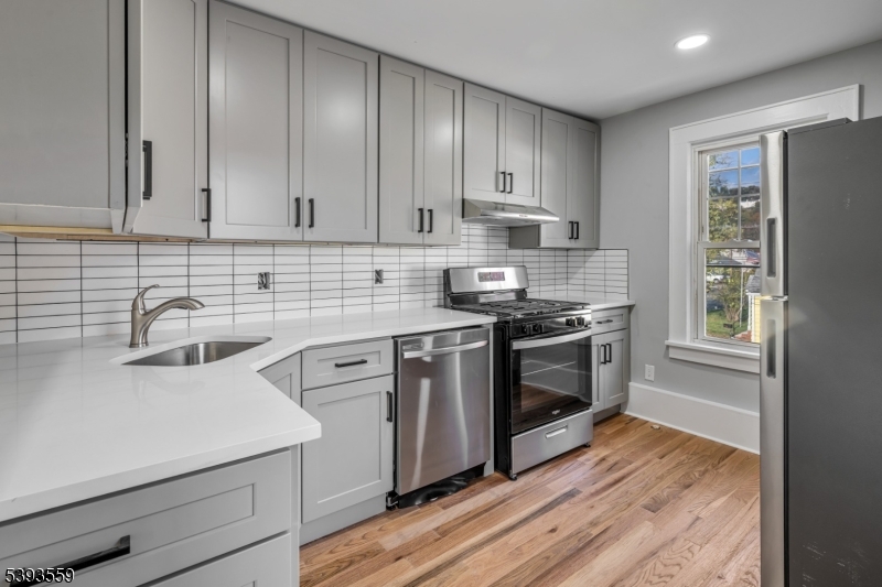 Kitchen SS Stove DW & Refridge