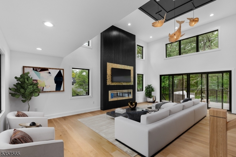 Great rm v#3 virtually staged