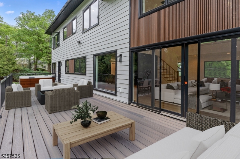 Deck - virtually staged