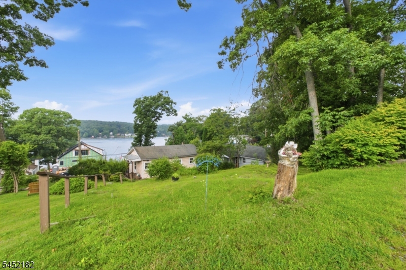 Backyard Beautiful view of the lake from your backyard