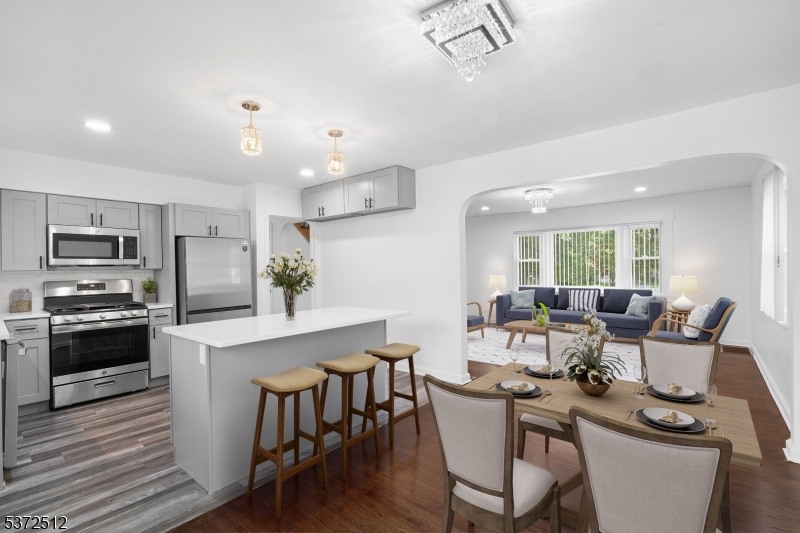 Virtually staged open floor plan!
