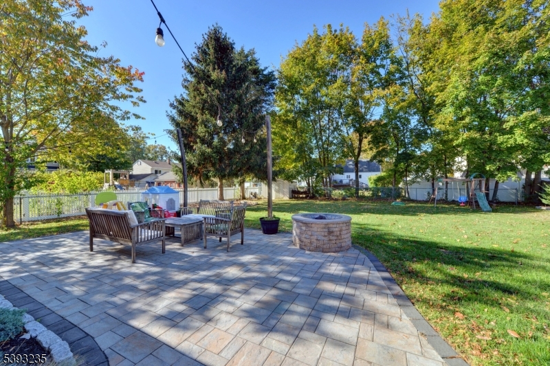 PAVER PATIO & WOOD FIRE PIT