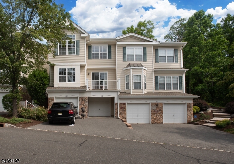 Located in sought after Mountainview Development with pool, tennis and playground