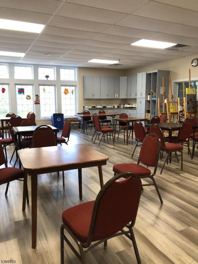 ARTS AND CRAFET ROOM