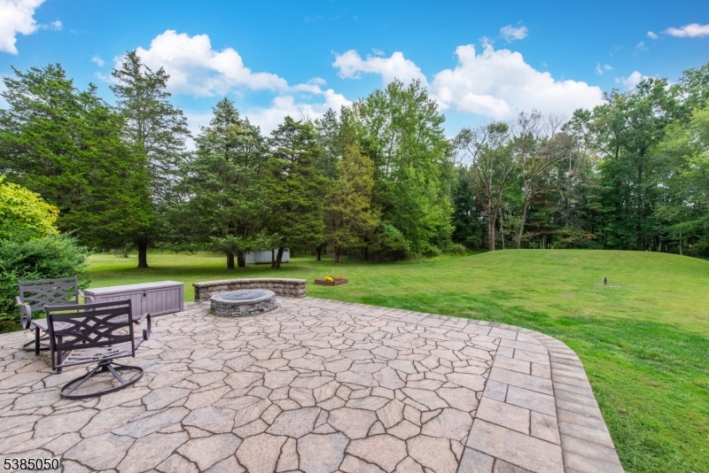 Paver Patio Built In Fire Pit