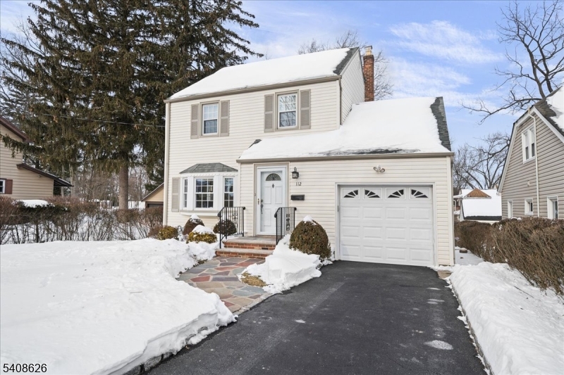 Great location/ Close to public transportation