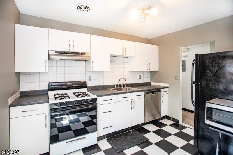 Custom Eatin Kitchen
